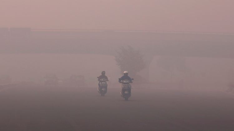 Rundfahrt zwecklos: Von Neu Delhi ist nach dem Lichterfest nicht viel zu erkennen.
