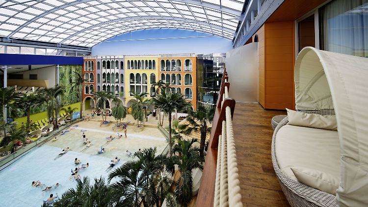 Die Therme Erding lockt viele Besucher. Wer an Wochentagen kommt, hat es etwas ruhiger.