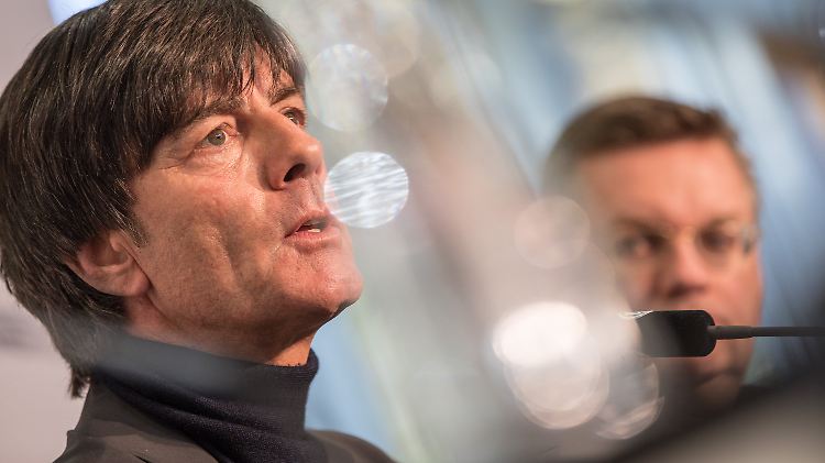 Bundestrainer Joachim Löw will nicht nur als Weltmeister-Trainer in die DFB-Annalen eingehen, sondern auch als "ewiger Jogi".
