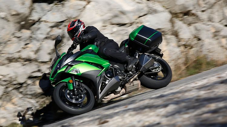 Nach der Überarbeitung erinnert die Kawasaki Z1000SX stark an die supersportlichen Ninja-Modelle.