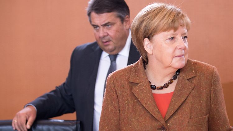 Sigmar Gabriel in wesentlich unbeliebter als Kanzlerin Angela Merkel.
