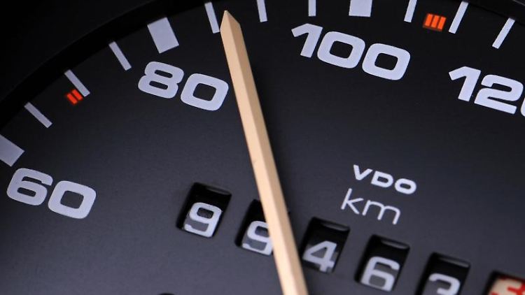 Tachometer mit Kilometeranzeige