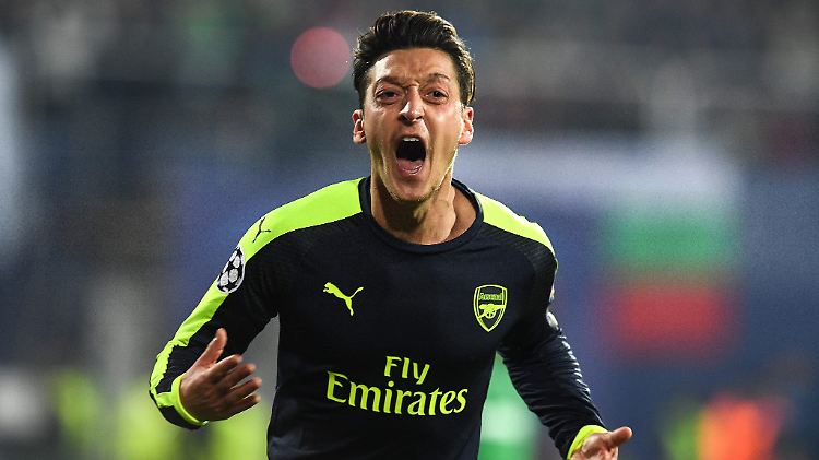 Drehte mit seinem Treffer zum 3:2 die Partie: Mesut Özil