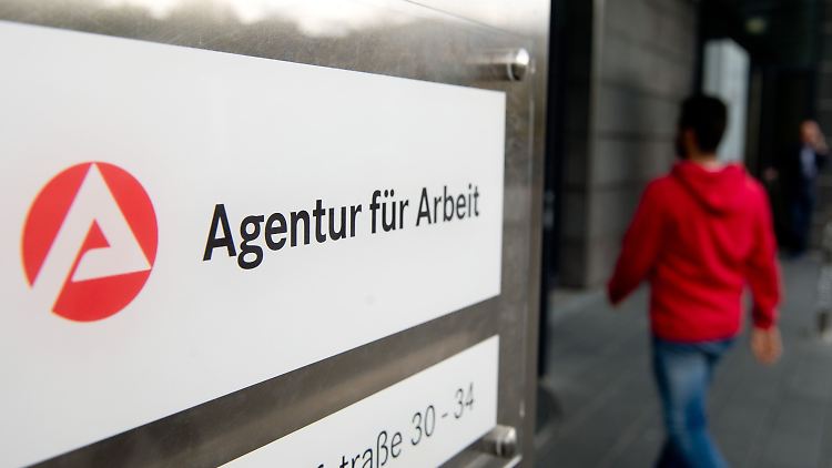 Die Agentur für Arbeit kann nach wie vor sinkende Zahlen vermelden.