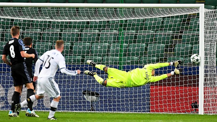 Reals Keeper Navas hatte beim präzise geschossenen 3:2 durch Moulin keine Chance.