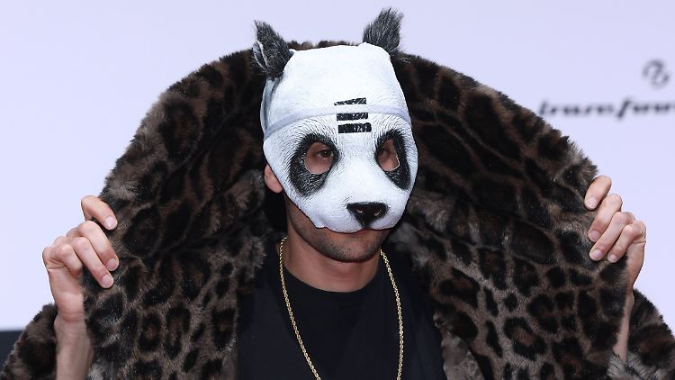 Cro - wie immer nur mit Maske.