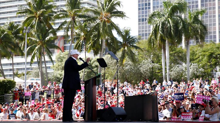 Trump bei einer Wahlkampfkundgebung in Miami.