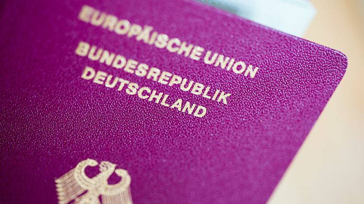 Menschen mit doppelter Staatsbürgerschaft sollen die deutsche verlieren, wenn sie in den Dschihad ziehen.