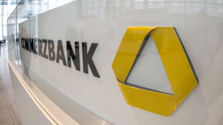 Die Commerzbank schreibt zwar rote Zahlen, aber es ist nicht so schlimm wie gedacht.