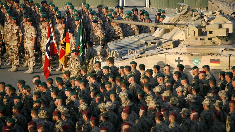 Truppen und Gerät - alles muss auch wieder zurück aus Afghanistan.