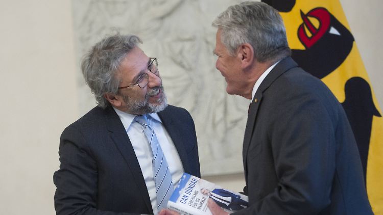 Beide, Gauck und Dündar, waren um Ehrerbietung bemüht.