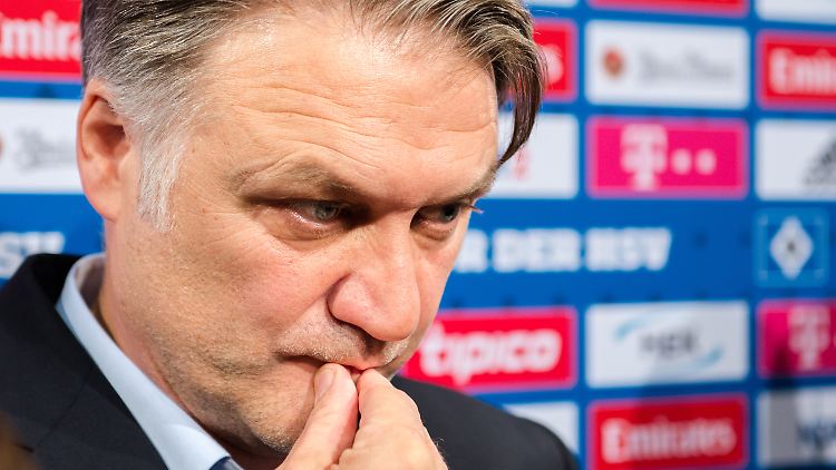 HSV-Vorstandschef Dietmar Beiersdorfer braucht dringend Erfolgsmeldungen. Eine soll die Verpflichtung von Christian Hochstätter als neuer Sportdirektor werden.