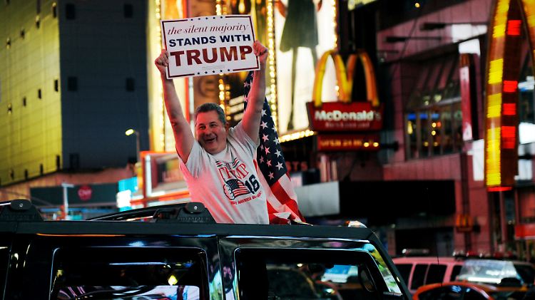 Trumps Anhänger jubeln.