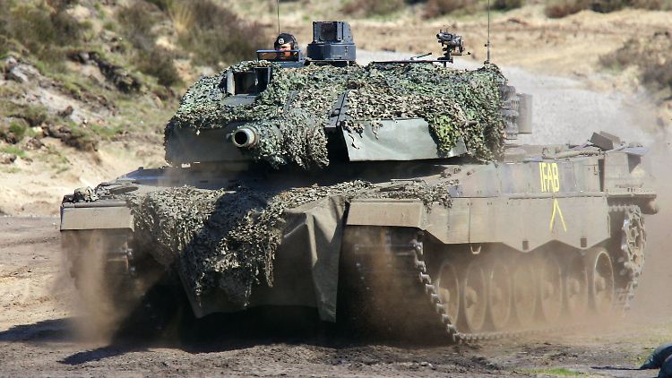 Auch deutsche Panzer wie dieser Leopard 2 wären bei einer EU-Armee mit von der Partie.
