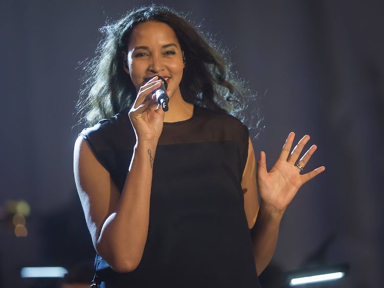 Cassandra Steen liebt Weihnachtsplätzchen und die musikalische Einstimmung auf Heiligabend.