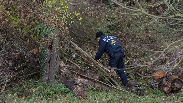 In Endingen bei Freiburg wird die Leiche einer Frau gefunden. Die Polizei vermutet, dass es sich um die vermisste Joggerin handelt.