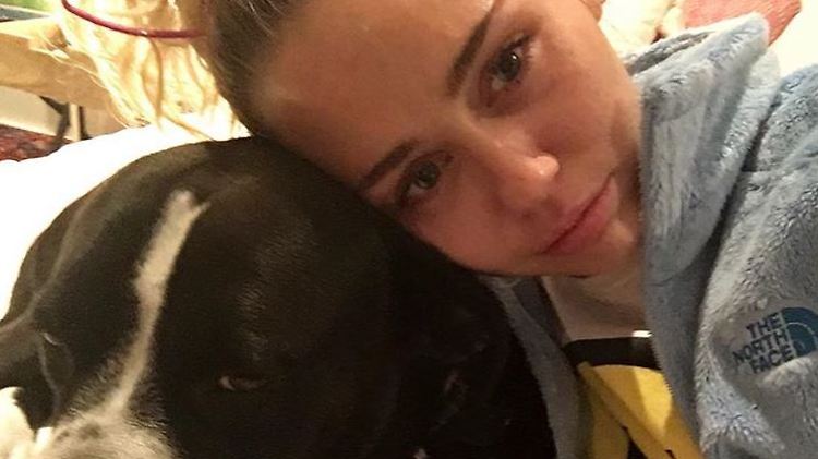 Auch auf ihrer Instagram-Seite postete Miley Cyrus ein Bild, auf dem sie reichlich geknickt aussieht.