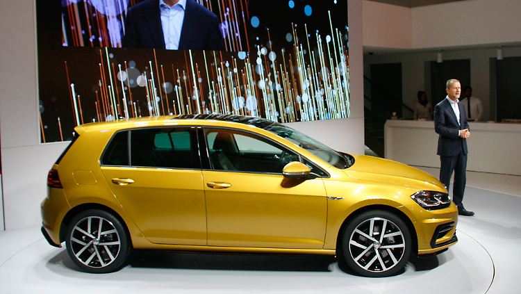VW-Markenvorstand Herbert Diess präsentiert in Wolfsburg den neuen Golf.