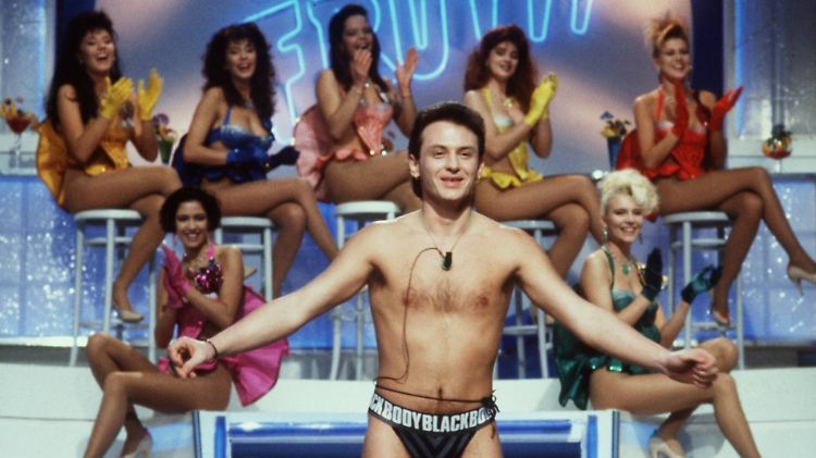 Nein, dieser Herr ist nicht der neue Moderator von "Tutti Frutti".