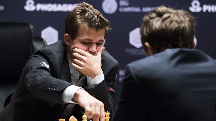 Carlsen schuf mit dem Verzicht auf die Berliner Verteidigung zum Auftakt Chancengleichheit.