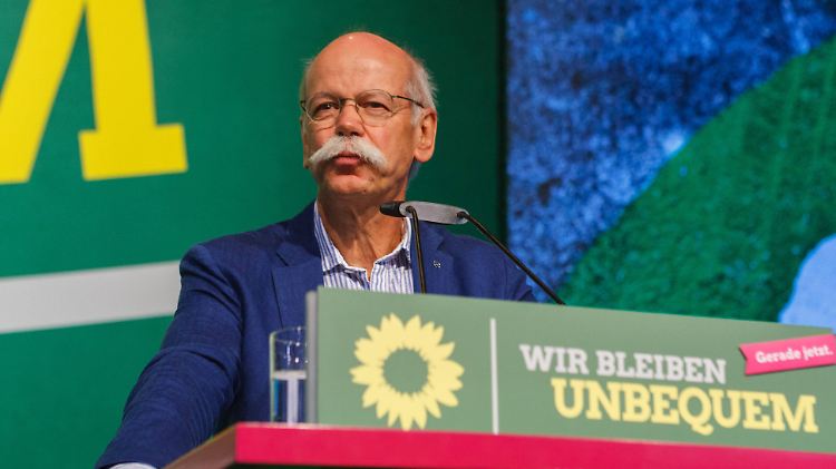 Daimler-Chef Dieter Zetsche hat schon vor seinem mit Spannung erwarteten Auftritt auf dem Grünen-Parteitag kräftigen Gegenwind bekommen.