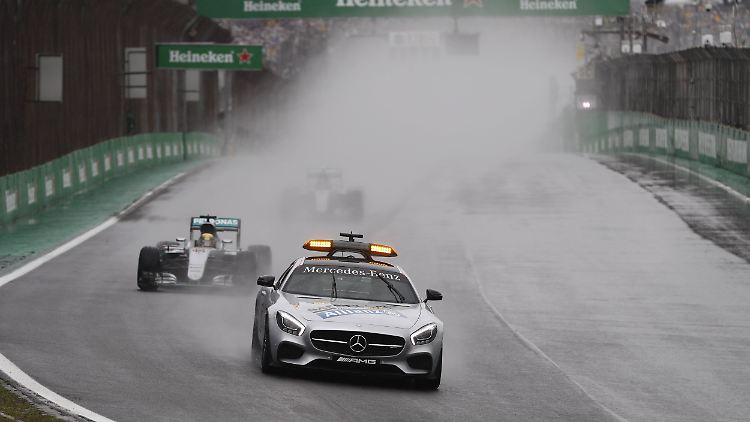 Das Safety Car war in São Paulo im Dauereinsatz.