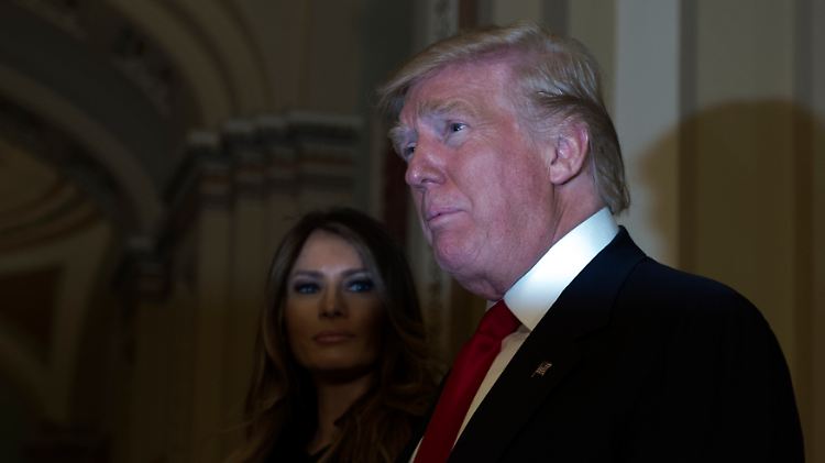 Der künftige Präsident und die künftige First Lady bei ihrem ersten Besuch im Kapitol.