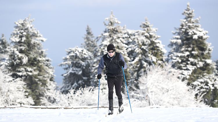 Die ersten Loipen sind geöffnet, die Langläufer starten in die Saison.