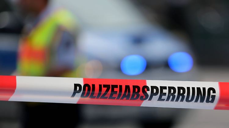Die Frau erlag noch am Tatort ihren Verletzungen.