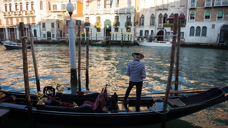 Die Gondoliere profitieren von vielen Touristen. Doch viele Entwicklungen nerven die Einwohner der Stadt.