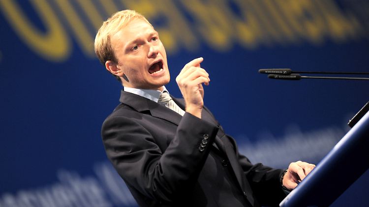 Bei den Liberalen hat die "Generation 30" zentrale Schaltstellen übernommen. Der 31 Jahre alte Lindner gehört dazu.