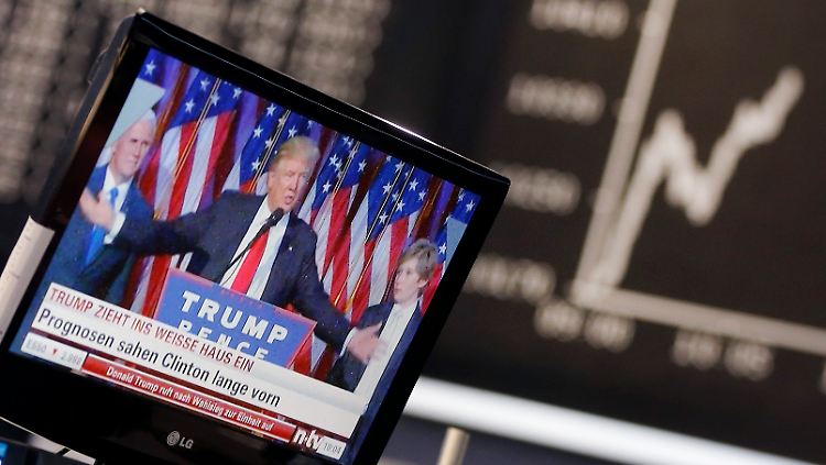 Die Trump-Rally an den Börsen könnte noch eine Weile andauern. Dass heißt Ökonomen zufolge aber nicht, dass seine Politik nachhaltig ist. 