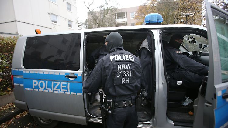 Die Polizeibe in NRW hat den Mann seit längerem intensiv beobachtet.