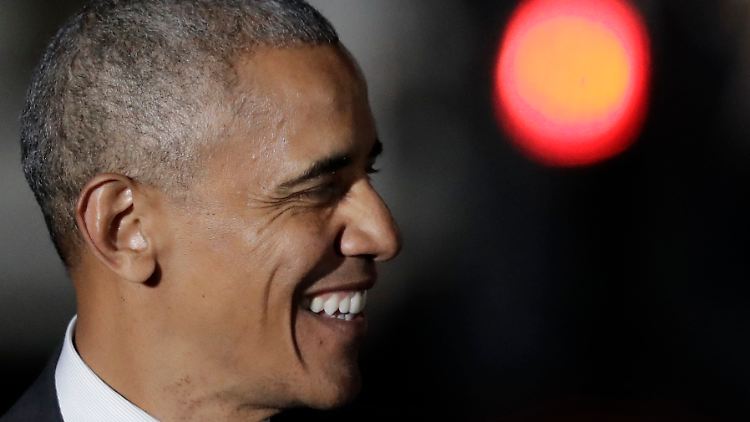 Barack Obama nach seiner Ankunft in Tegel.