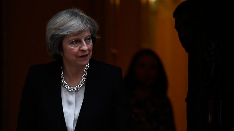Theresa May's Regierung droht ein riesiges Brexit-Loch im Haushalt.