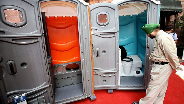 Besucher des Welt-Toilettengipfels in Neu-Delhi im Jahr 2007.