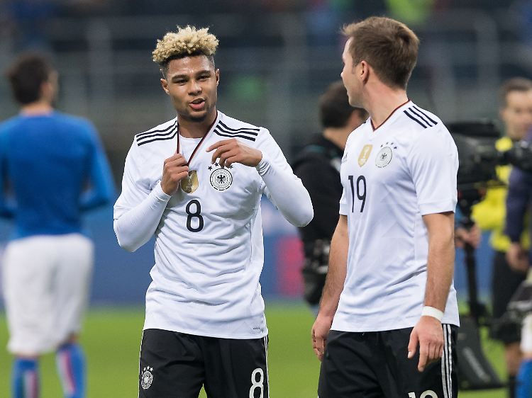 Angeblich darf Serge Gnabry die Bremer im Sommer 2017 schon wieder verlassen - falls der FC Bayern anklopft.