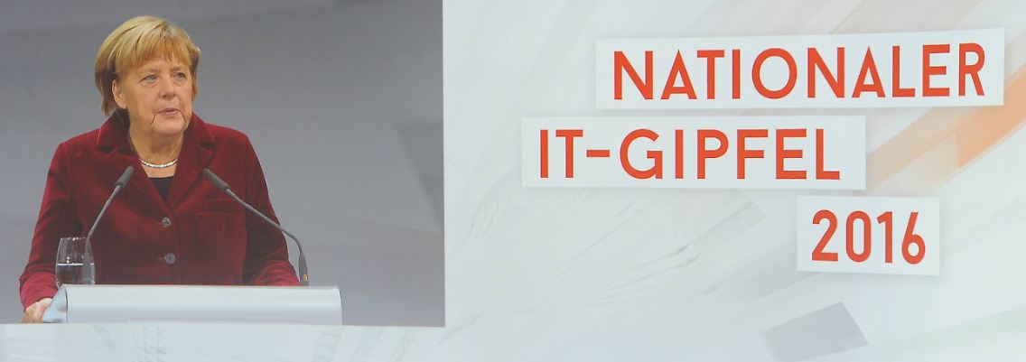 Dass Merkel das Internet einst als "Neuland" bezeichnete, wird ihr gern heute noch vorgehalten.