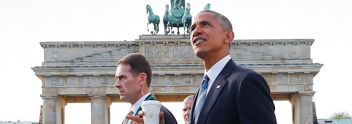 Brandenburger Tor und Kaffee - Obama spaziert.