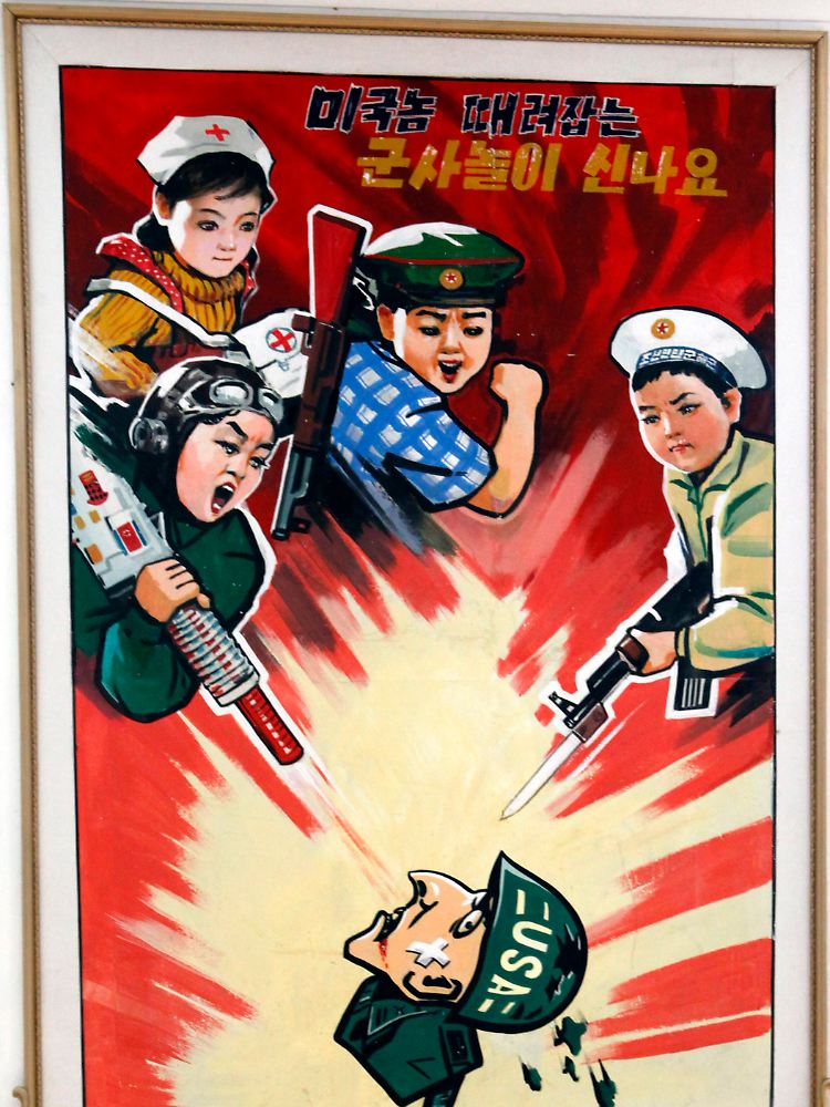Die nordkoreanische Propaganda stellt die USA als imperialistischen Klassenfeind dar, den es zu vernichten gilt.