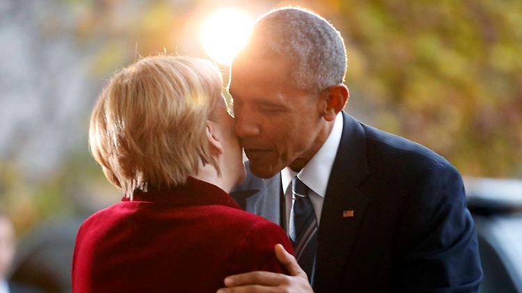 17. Dezember 2016:  Merkel begrüßt Obama im Kanzleramt. "Sie ist ganz alleine", soll er nach dem Abschied gesagt haben.