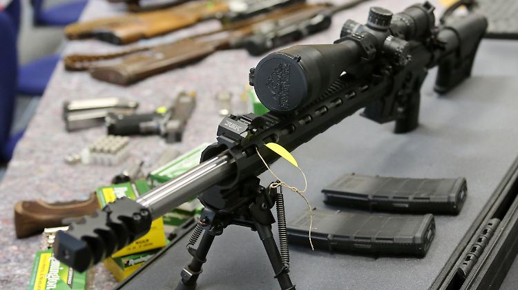 Bei einer Razzia in Solingen findet die Polizei ein regelrechtes Waffenarsenal im Besitz der "Reichsbürger".