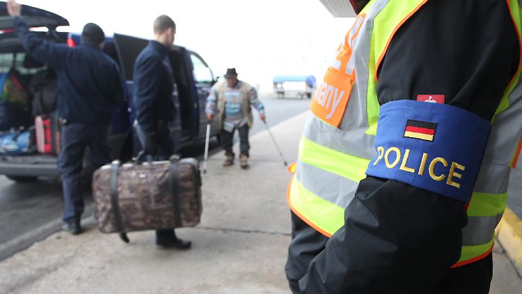 Schätzungen haben ergeben, dass bis Ende dieses Jahres 26.500 Menschen aus Deutschland ausgewiesen werden.