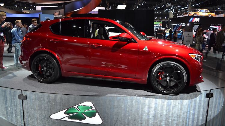 Alfa Romeo ist zu neuem Leben erweckt und zieht mit dem Stelvio blank.