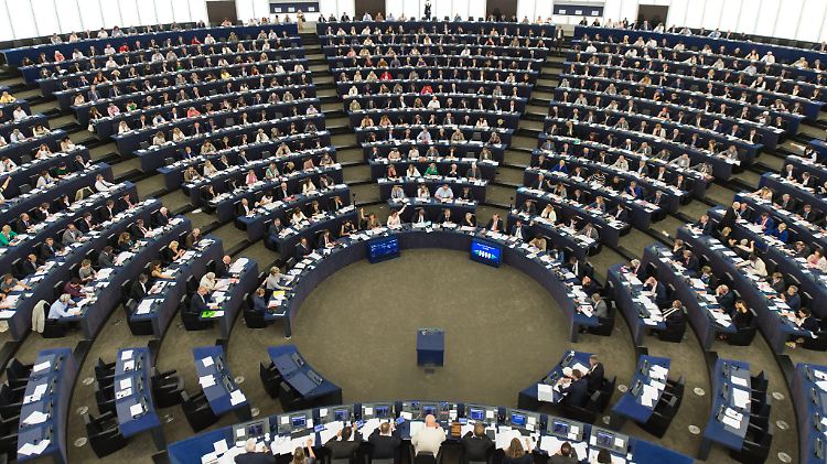 Sollen die EU-Beitrittgespräche mit der Türkei ausgesetzt werden? Darüber will das EU-Parlament voraussichtlich am Dienstag debattieren. 