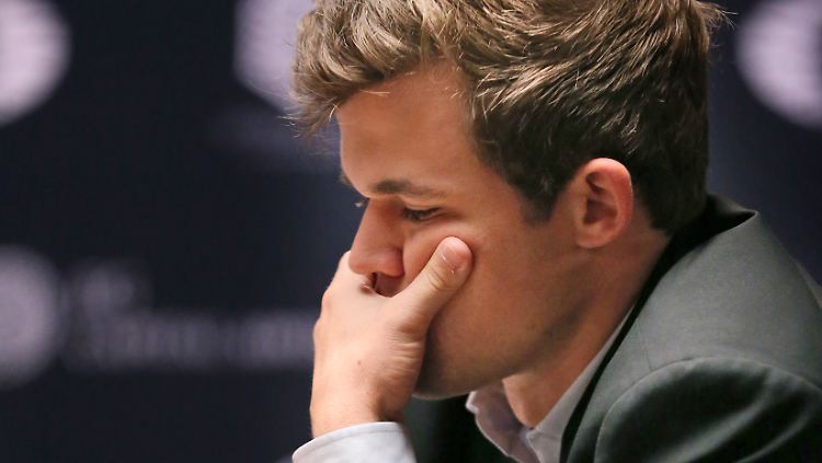 Magnus Carlsen freut sich: "Bisher kein Desaster".