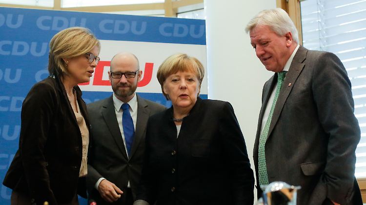 Julia Klöckner, Peter Tauber, Angela Merkel und Volker Bouffier (v.l.n.r.): Die CDU will Populisten mit Argumenten schlagen.