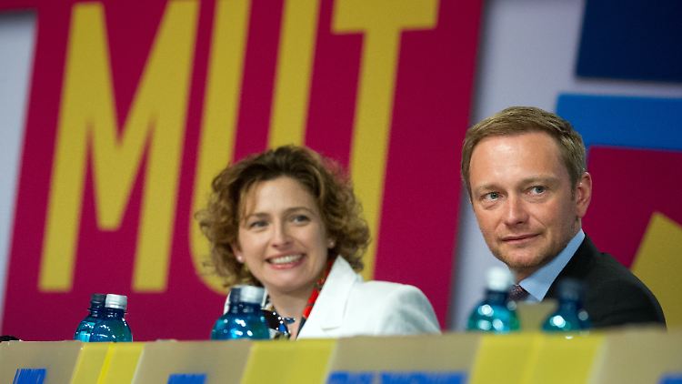 Wollen mit der FDP wieder in den Bundestag: Parteichef Lindner mit Generalsekretärin Beer.
