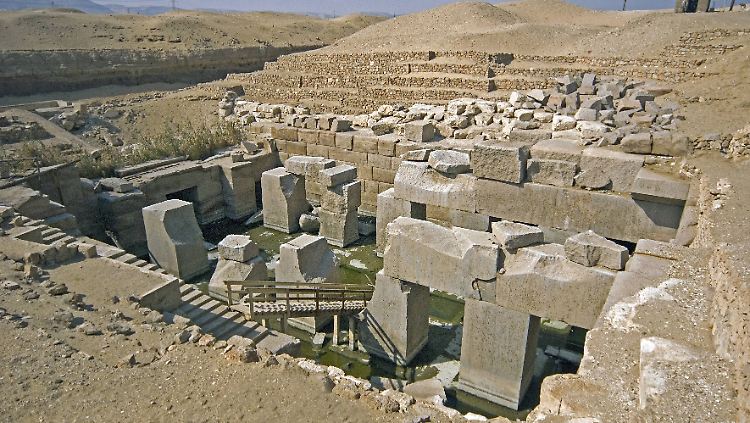 In der Nähe des Tempels von Sethos I. liegt eine noch viel ältere Stadt vergraben. 