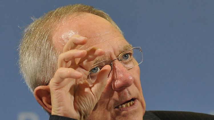 Schäuble muss trotz der geringeren Neuverschuldung die mit Abstand höchste Nettokreditaufnahme des Bundes durchsetzen.